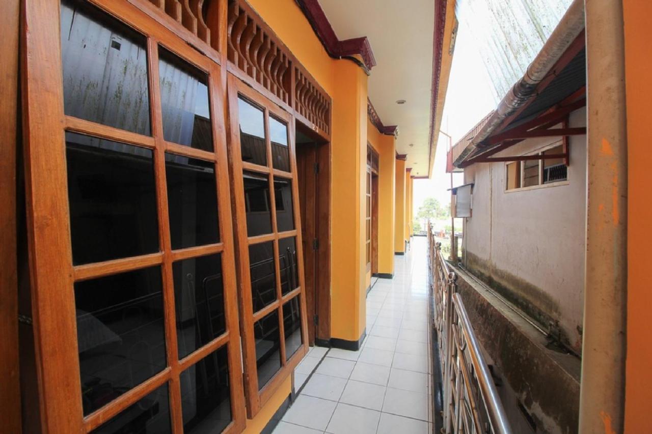 红多兹酒店-近萨朗甘湖 Magetan 外观 照片