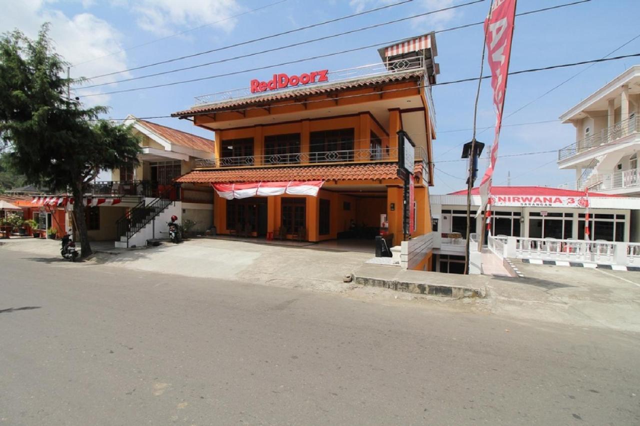 红多兹酒店-近萨朗甘湖 Magetan 外观 照片